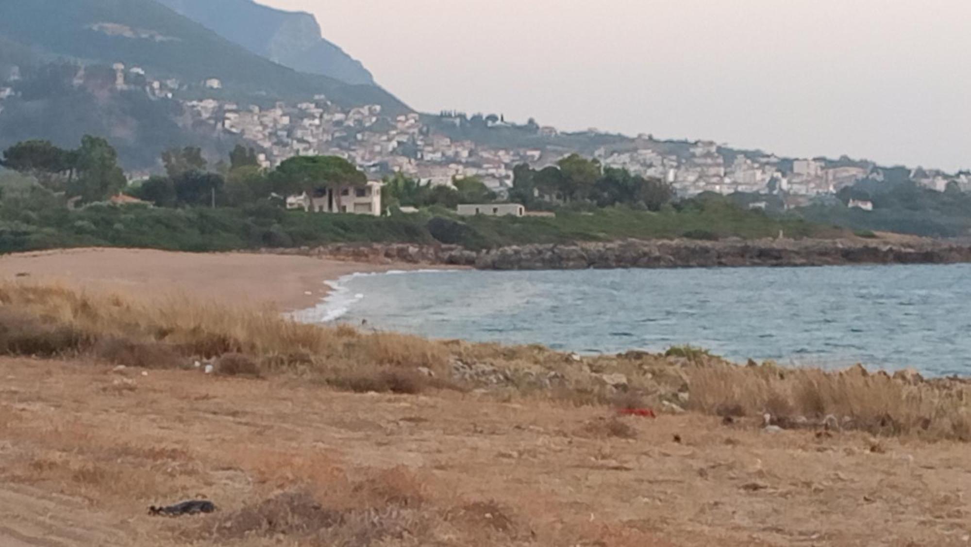 Tzanetos Seaside Villa Kyparissía Eksteriør bilde